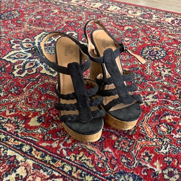 PacSun Shoes - Black poppy wedges